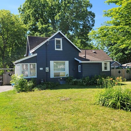 Healven Villa Barrie Exterior photo